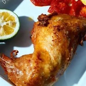 خوراک مرغ طلایی